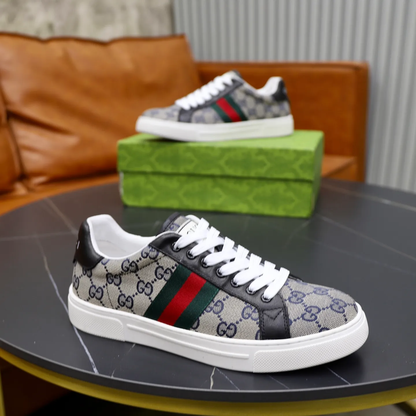 Men's shoes: 420💰🙅‍♂️🙅‍♂️🙅‍♂️ Brand: Gucci GuCCI Standard code: 38-44 (45 customized) Grade: Same as the official website Material: Brand cloth fabric Comfortable and breathable sheepskin lining Lightweight wear-resistant outsole Style category: Men's fashionable casual shoes Running sneakers Distinguished luxury brand elements Top luxury Color: actual picture color